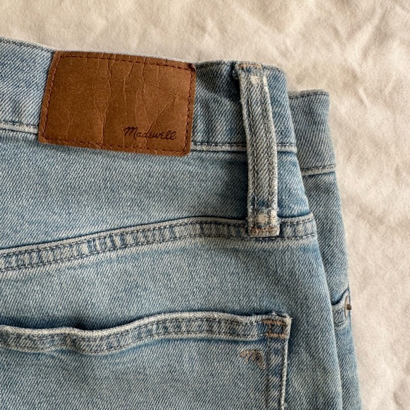 Madewell The Tall Perfect Vintage Jean in Ellicott Wash - Picture 2 of 8
